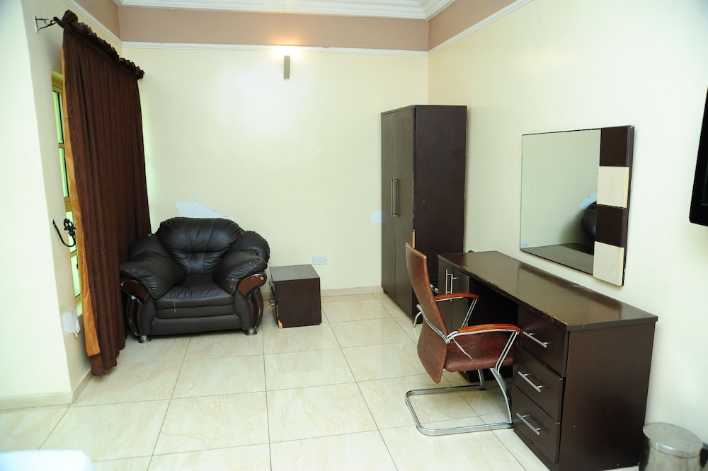 Business Suite photo 2