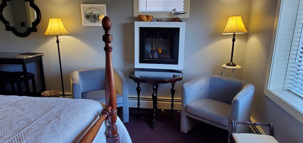 Traditional Room, 1 Queen Bed, Ground Floor photo 3