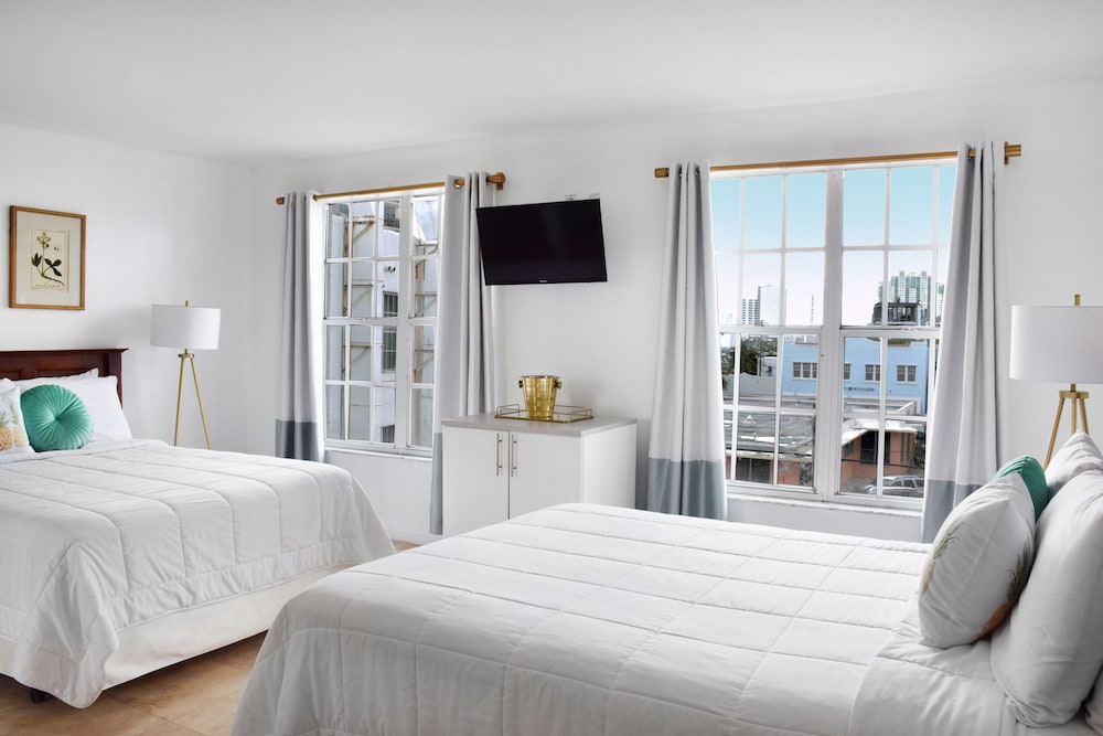 Deluxe Double Room, 2 Queen Beds - Photo 17