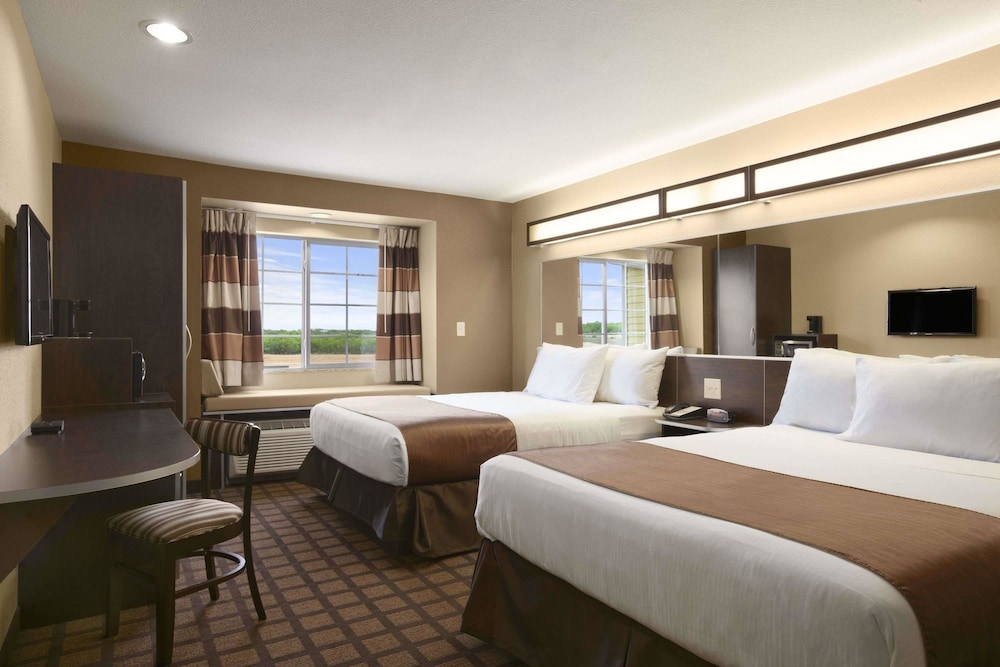 Room, Accessible photo 1