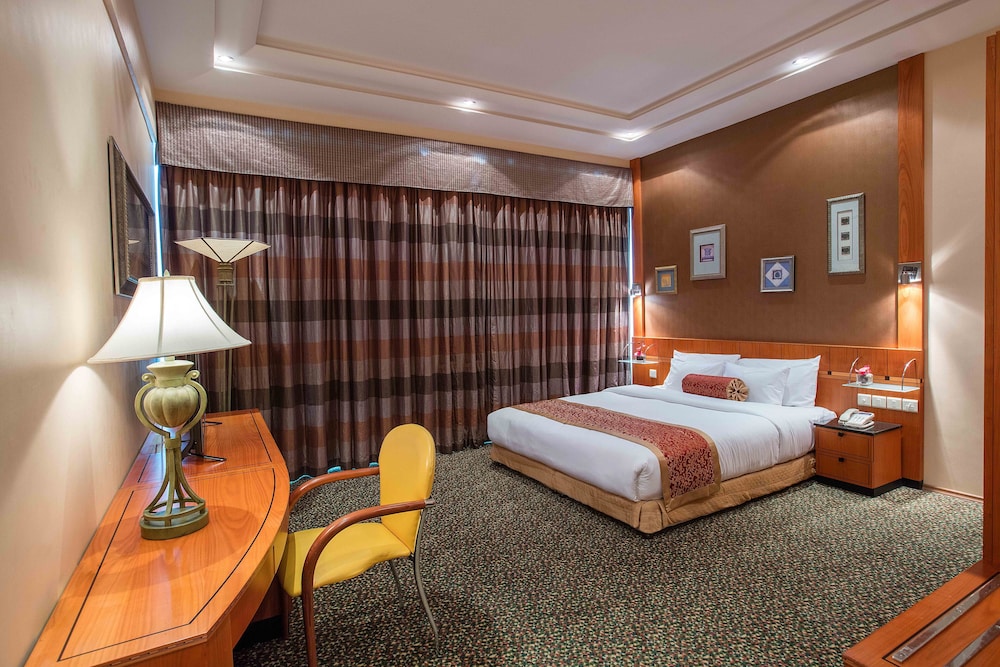 Premium Single Room, 1 king bed photo 1