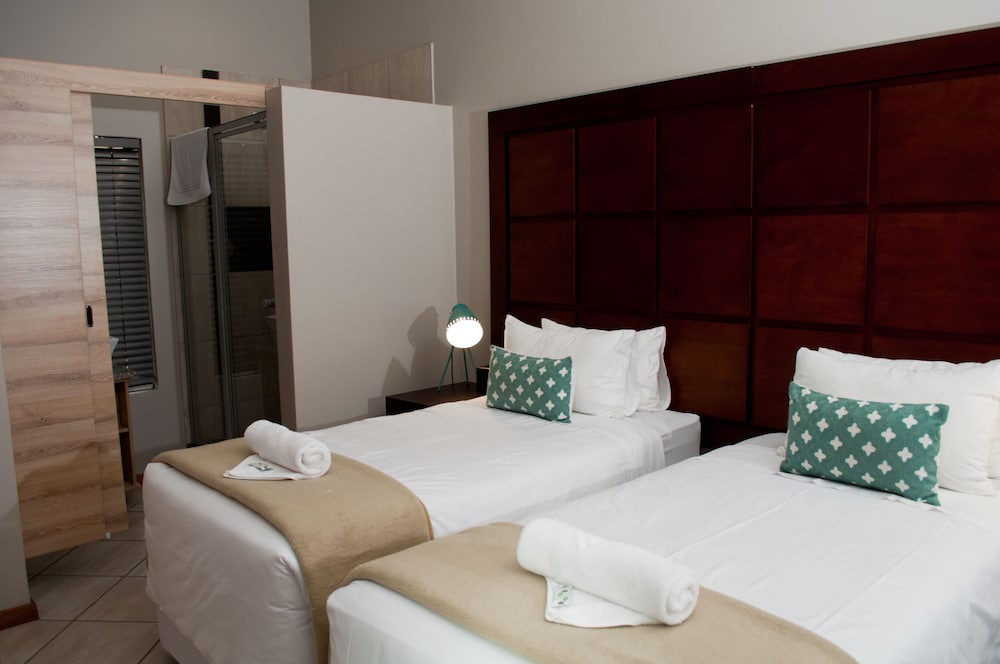 Standard Twin Room photo 2