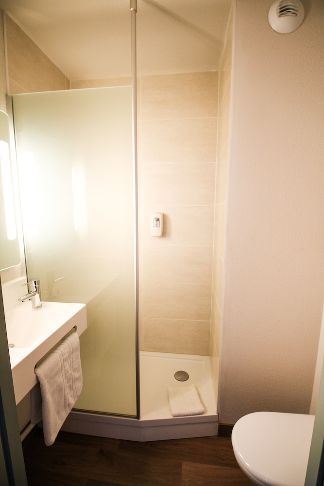 Quadruple Room - Photo 7