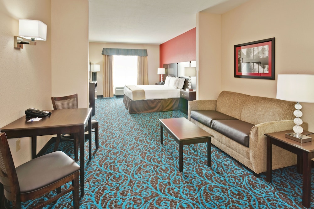 Suite, 1 King Bed with Sofa bed (Living Area) - Photo 4