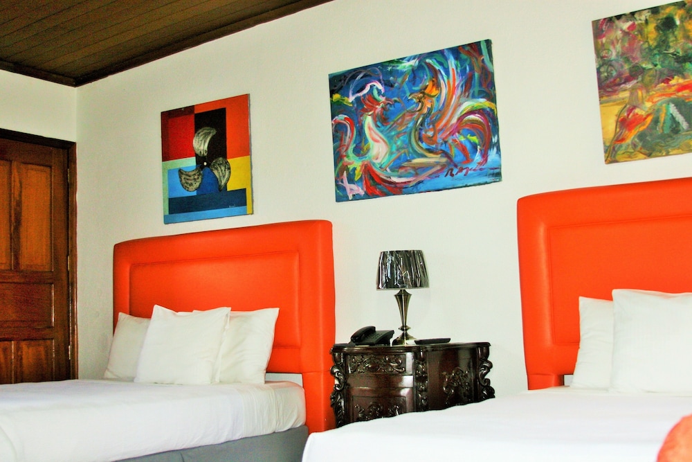 Business Double Room, 2 Queen Beds, Private Bathroom photo 2
