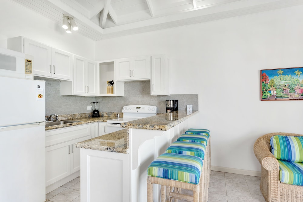 Deluxe Room, 1 Bedroom, Kitchen, Oceanfront photo 2