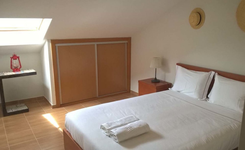 Double Room, Shared Bathroom, River View photo 3