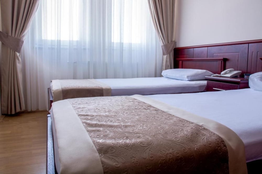 Basic Triple Room photo 2