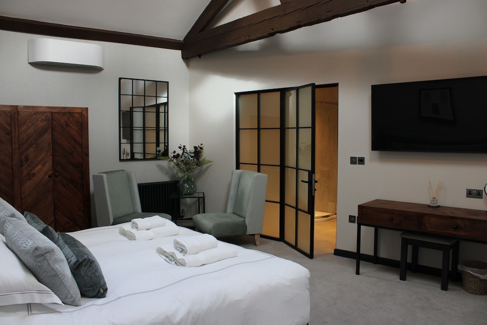 Deluxe Double or Twin Room