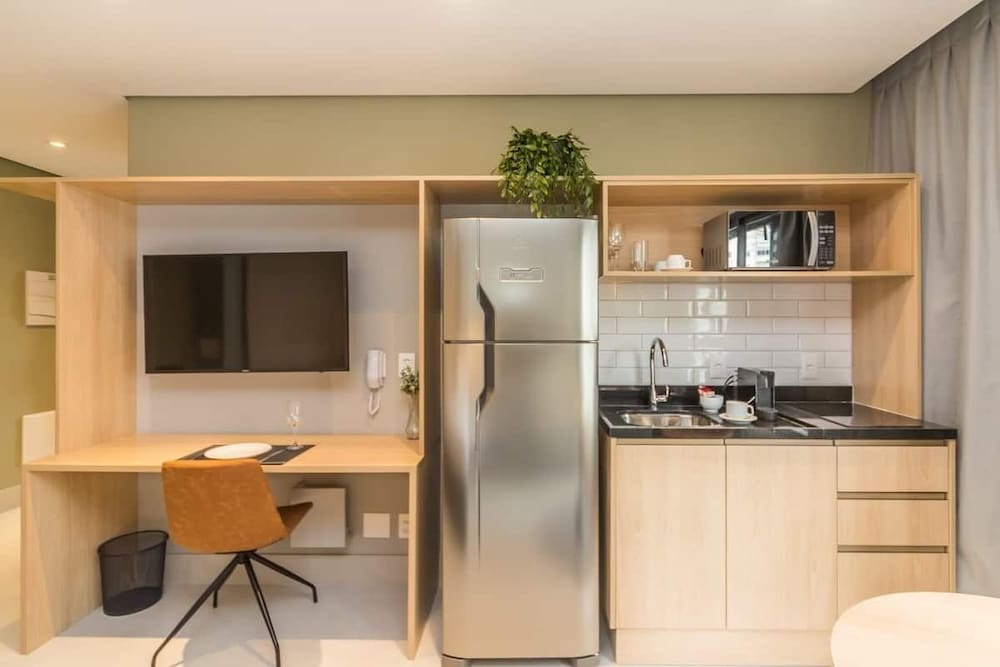 Deluxe Studio Suite - Photo 8
