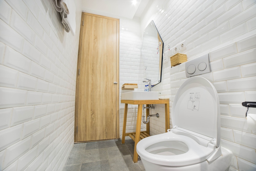 Deluxe Double Room - Photo 9