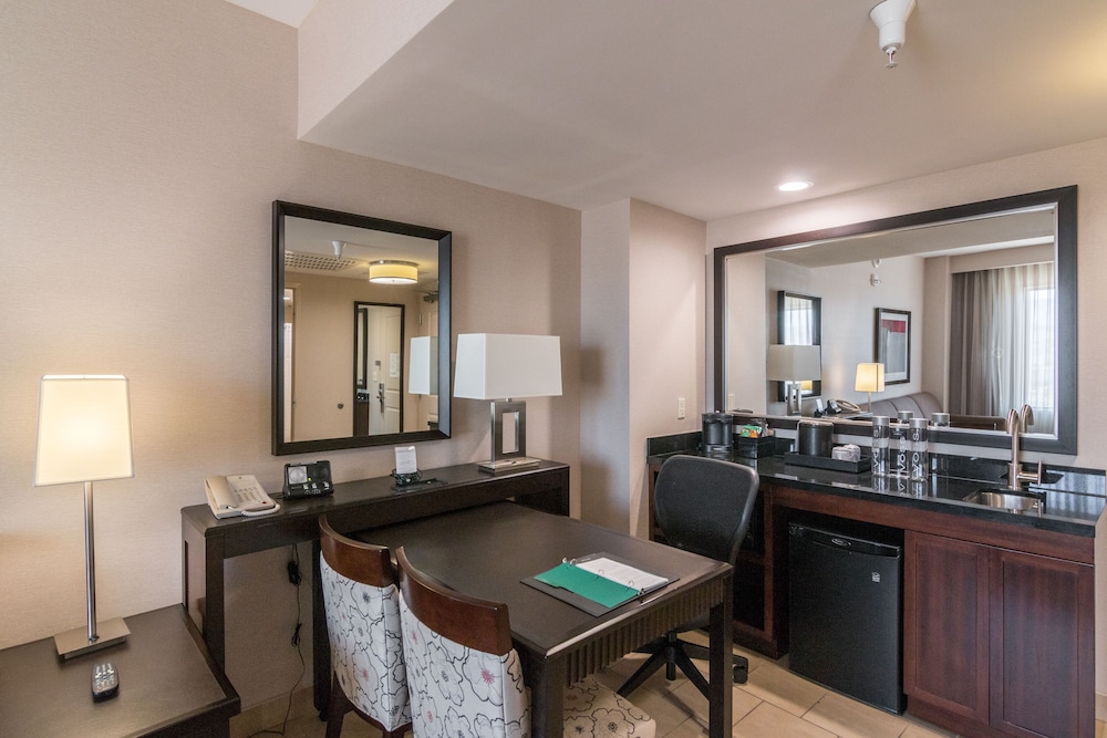 Suite, Accessible, Non Smoking - Photo 4