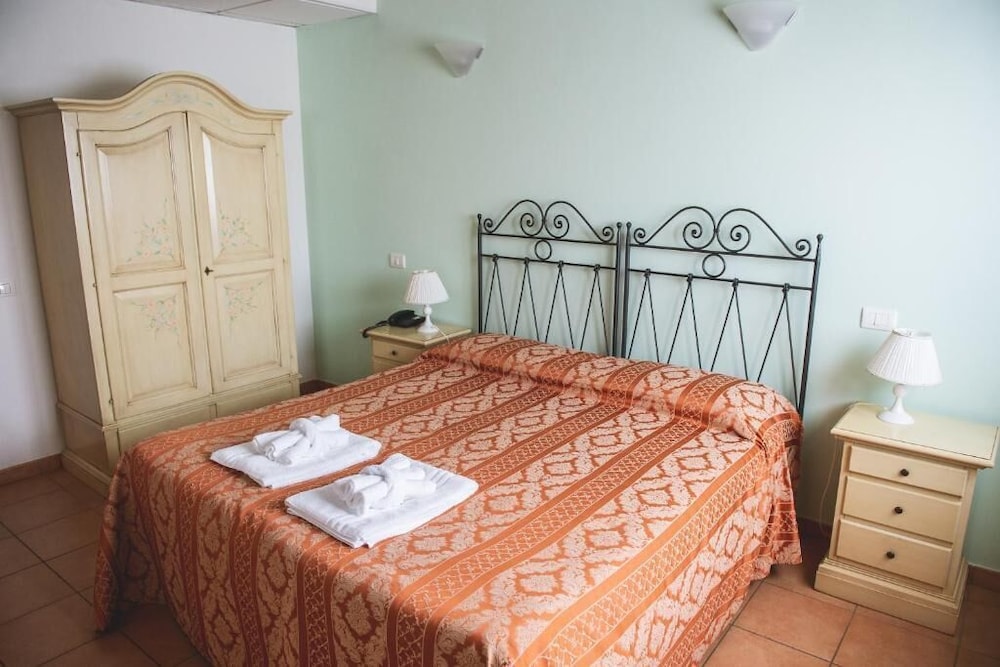 Classic Triple Room photo 1