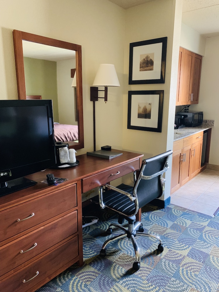 Room, 2 Queen Beds, Accessible, Non Smoking (Mobility) - Photo 17