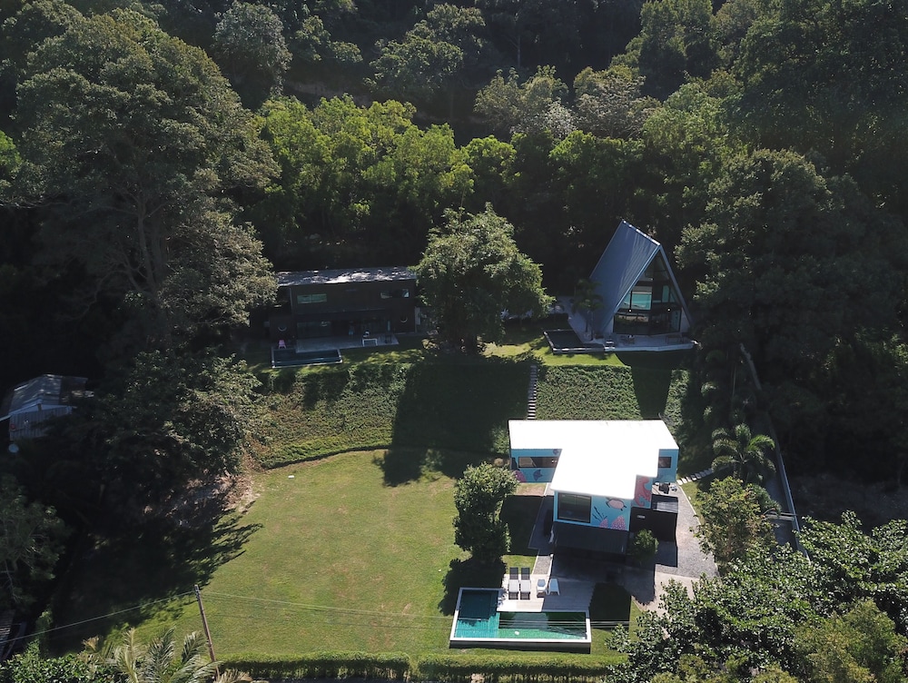 The Cottage (4 Bedrooms) photo 2