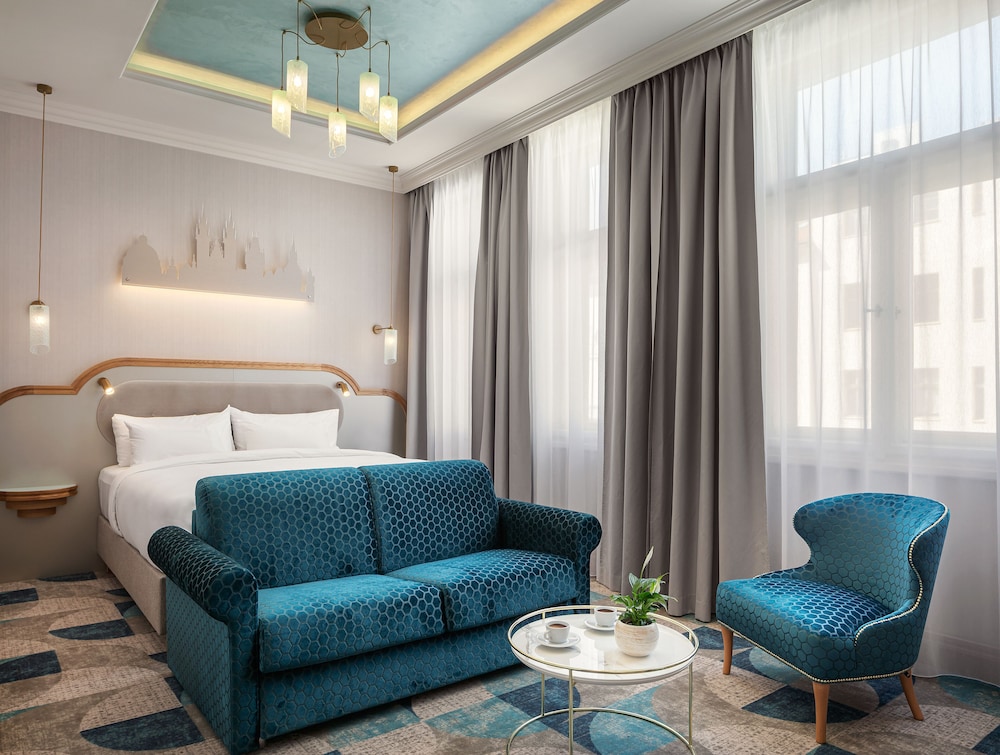 Deluxe Double Room, 1 Queen Bed with Sofa bed, Balcony