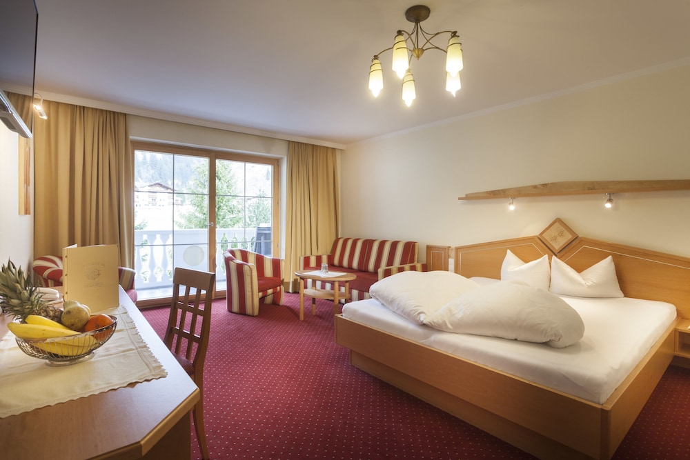 Deluxe Double Room, Balcony photo 3