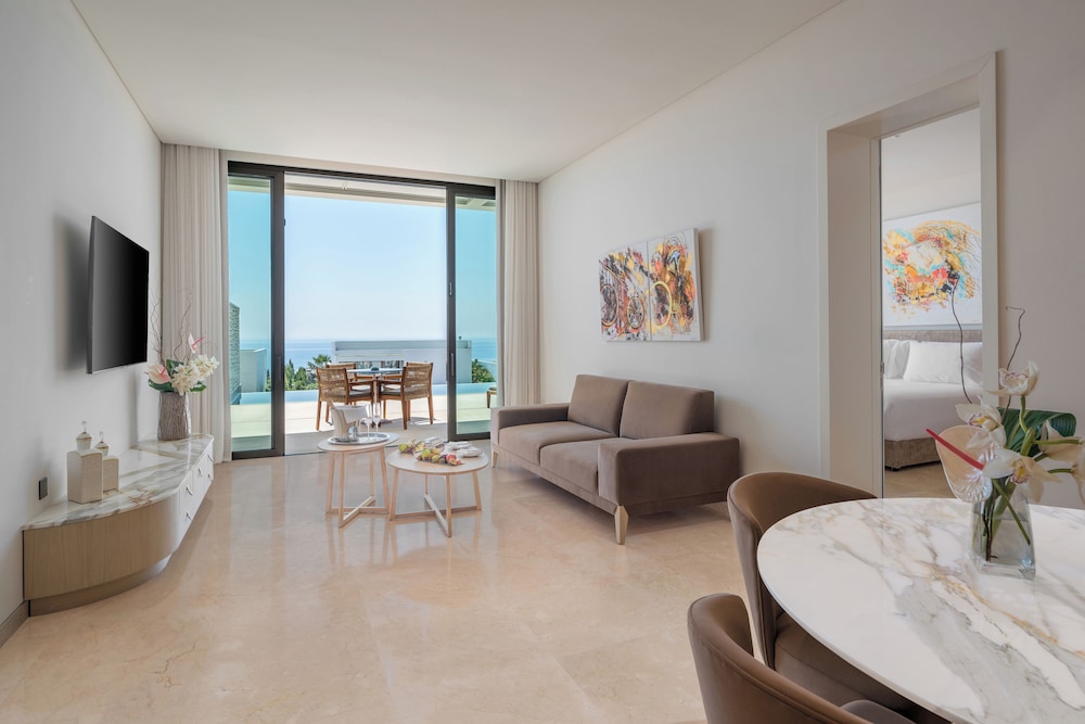 Residence One-Bedroom Suite with Private Pool
