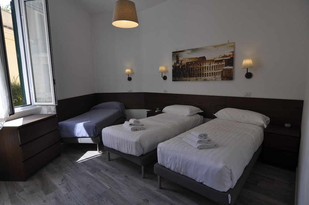 Apartment, 3 Bedrooms (C)