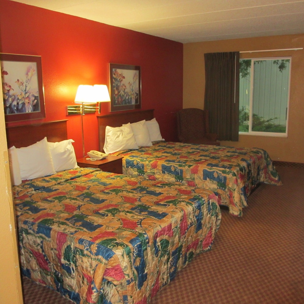 Standard Room, 2 Queen Beds photo 1