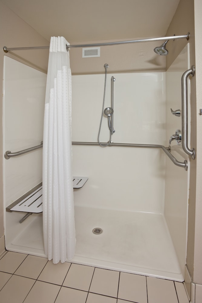 Suite, 2 Bedrooms, Accessible (Hearing, Roll-In Shower)