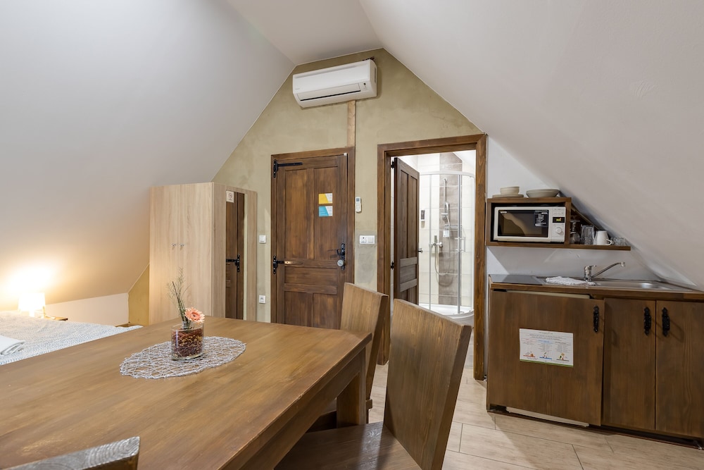 Family Studio, 1 Double Bed (Pannonian Studio Mansarde For 2) photo 3