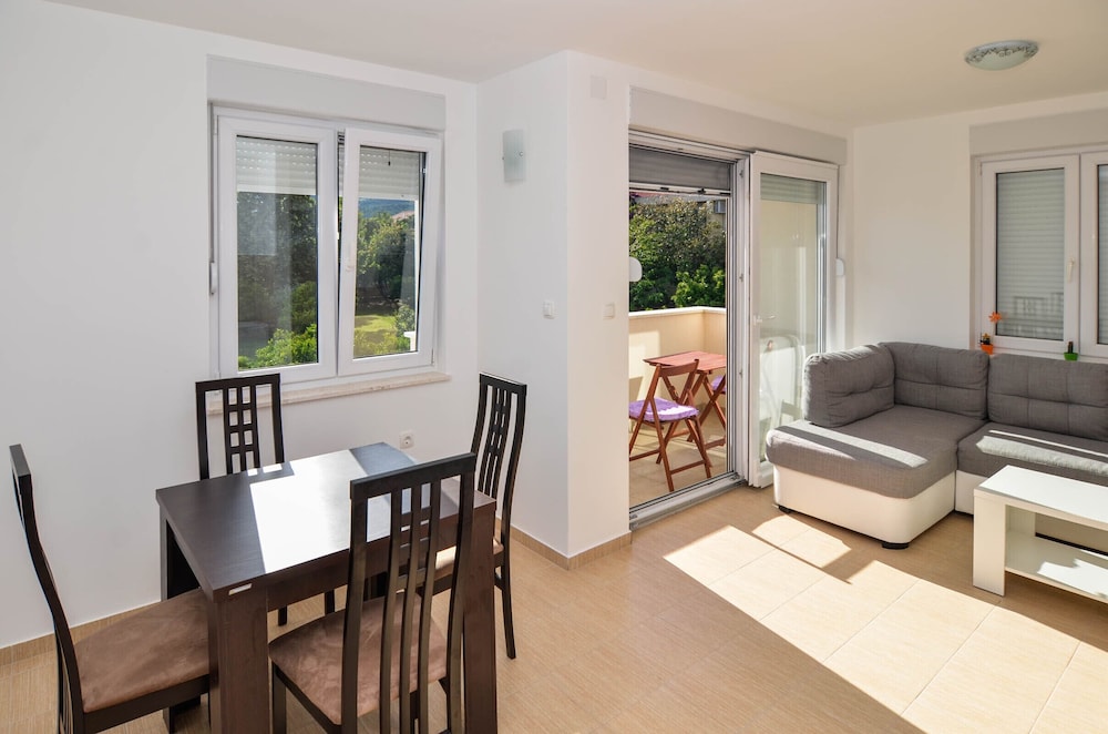 Apartment, 1 Bedroom, Balcony photo 2