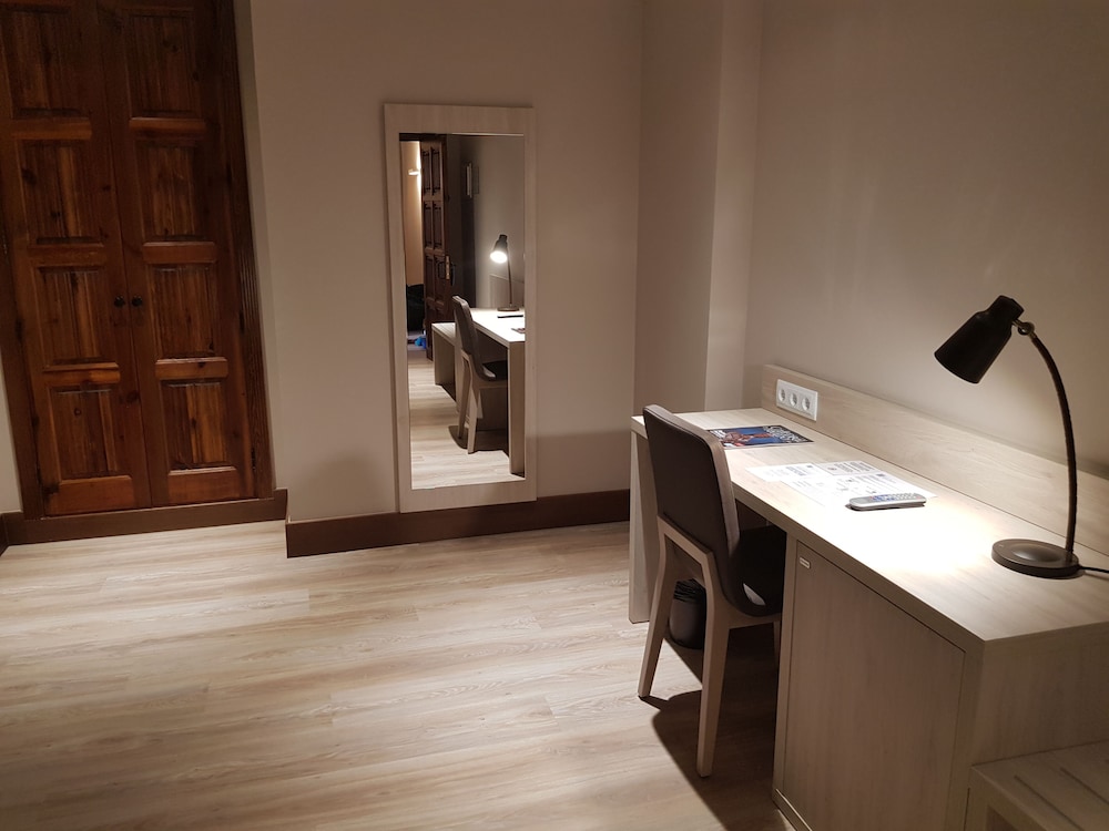Double Room - Photo 2
