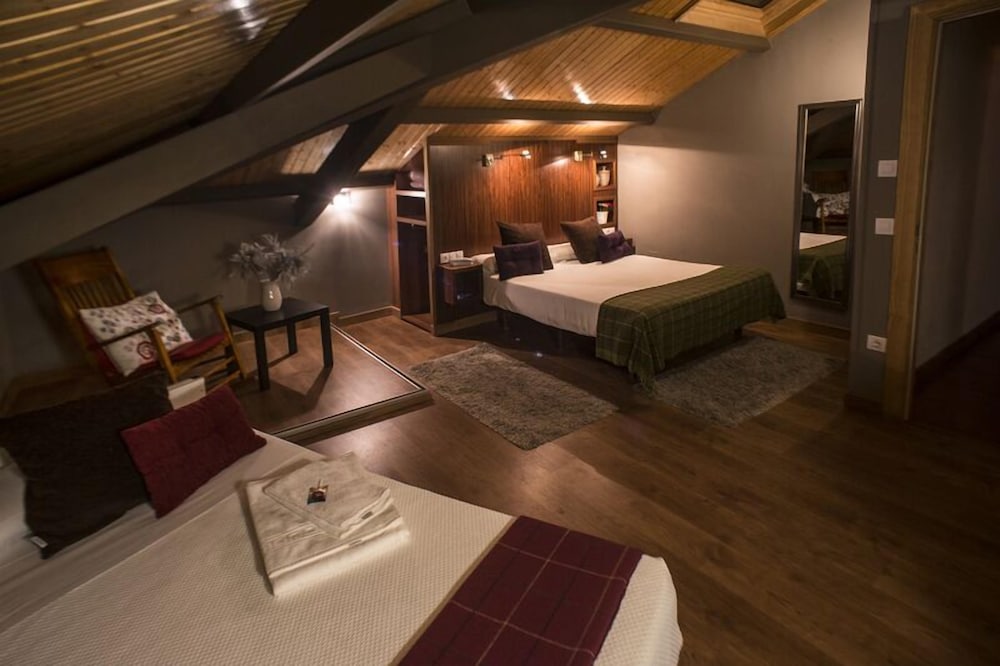 Triple - Attic - Photo 2