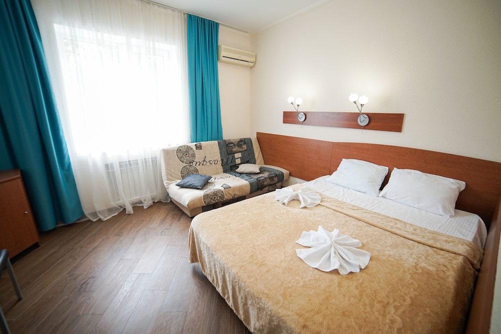 Comfort Triple Room