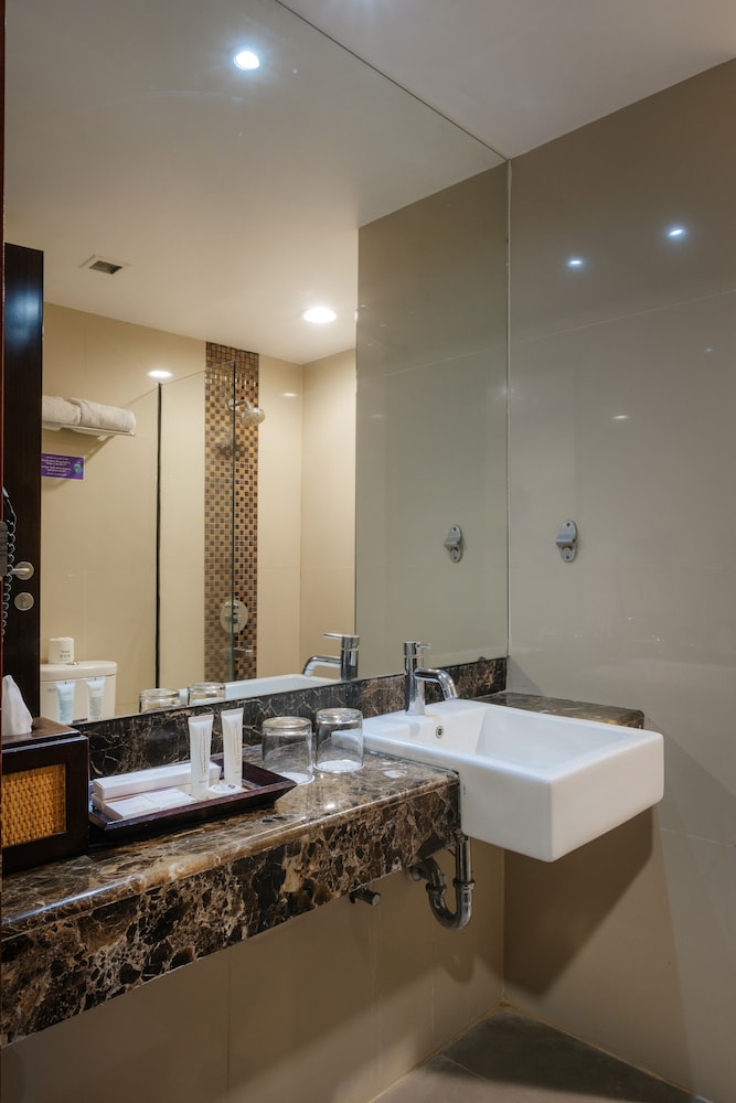 Deluxe Room No View with Free Balinese Culture Experience photo 3