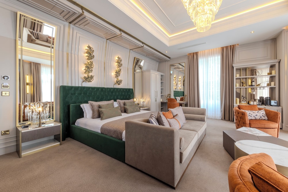 Junior Suite, 1 King Bed (Royal) - Photo 1