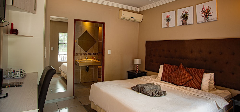 Honeymoon Suite photo 3