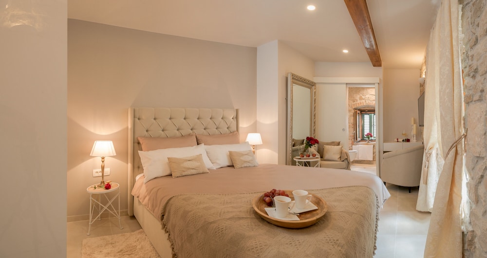 Deluxe Room, City View