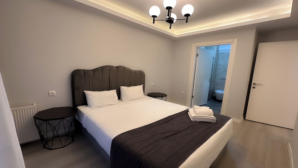 Classic Suite, 2 Bedrooms - Photo 2