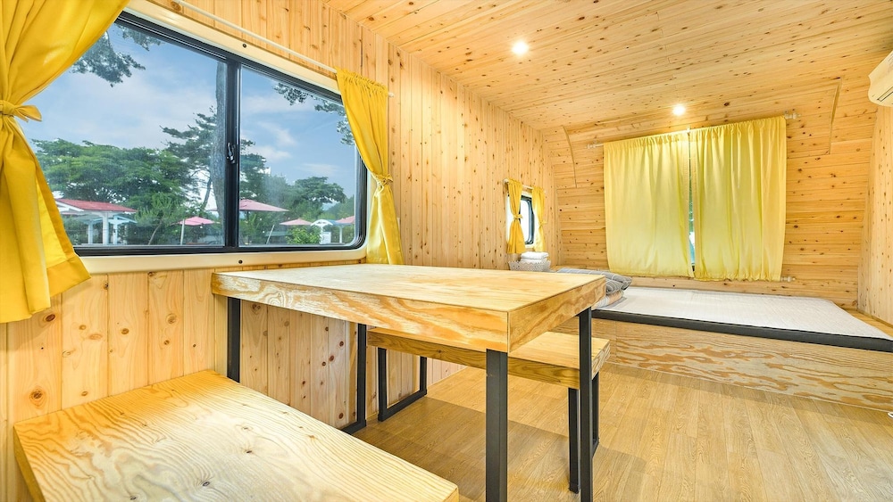 Basic Room, 1 Bedroom (Caravan10)