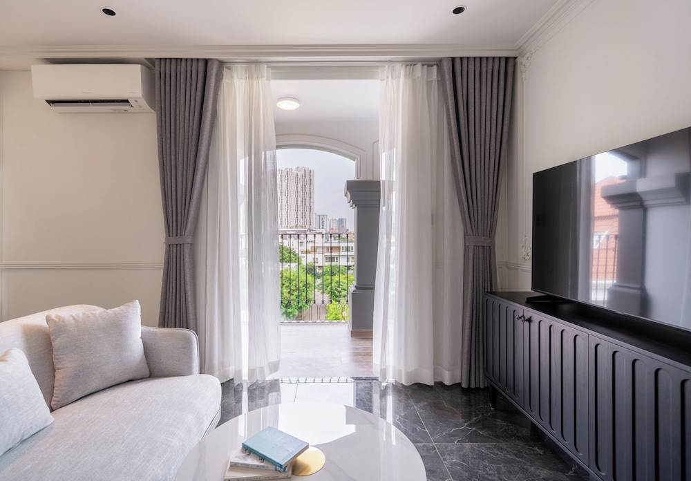 Suite, Balcony