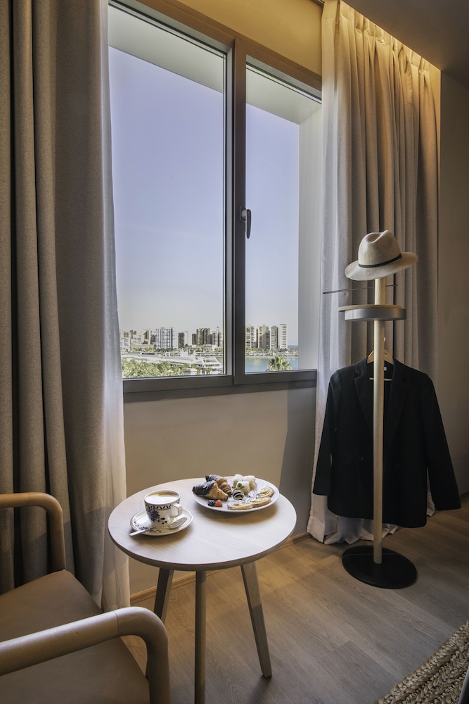 Premium Double Room Single Use (SEA)