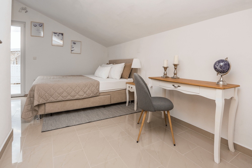 Apartment (A3)