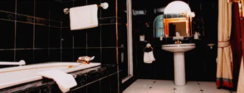 Superior Double or Twin Room - Photo 5