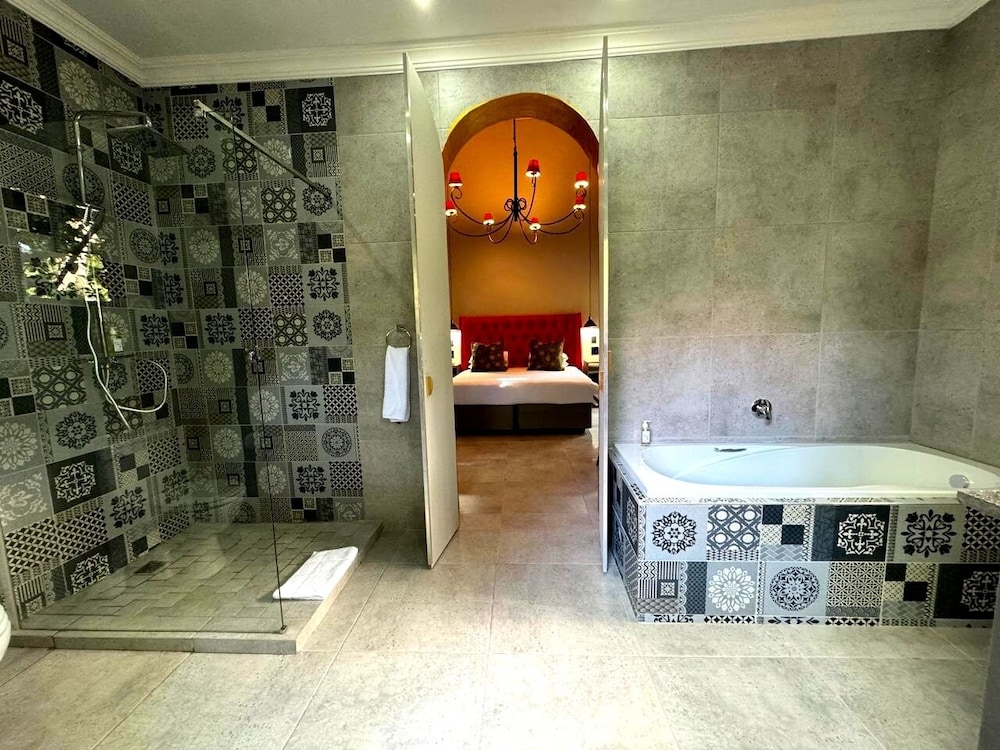 Superior Twin Room, 2 Twin Beds - Photo 17