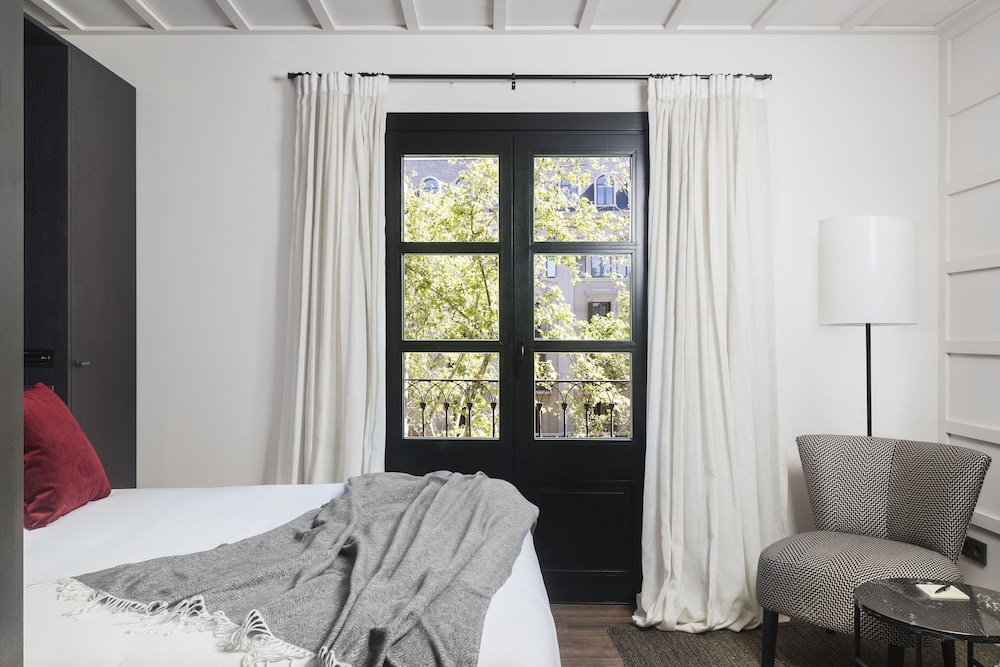 Superior Double Room, 1 Queen Bed, City View photo 2