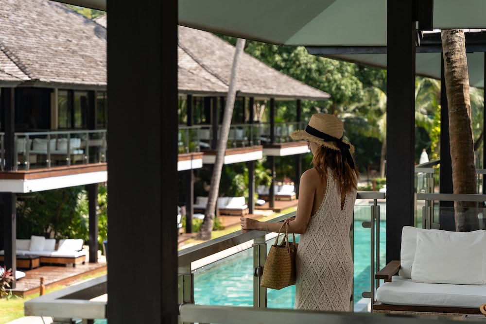 Suite, Pool View - Photo 4