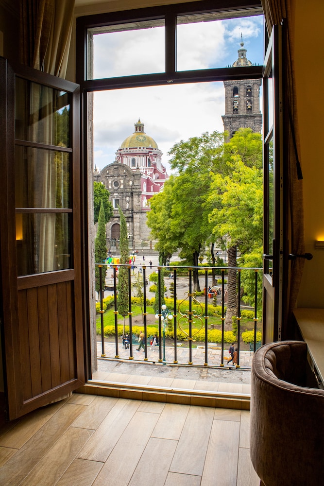 Suite, 1 King Bed, Balcony (Cathedral View) - Photo 12