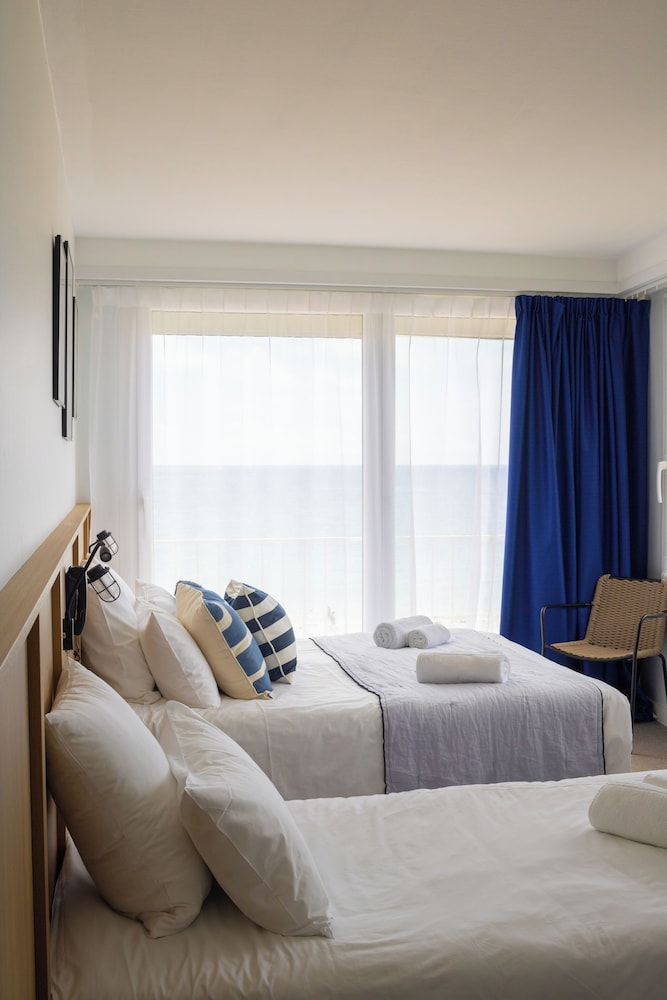 Standard Triple Room, Ocean View - Photo 2