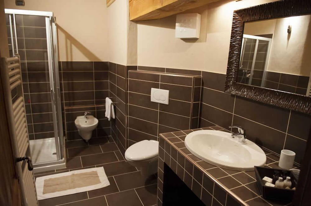 Superior Double or Twin Room - Photo 3