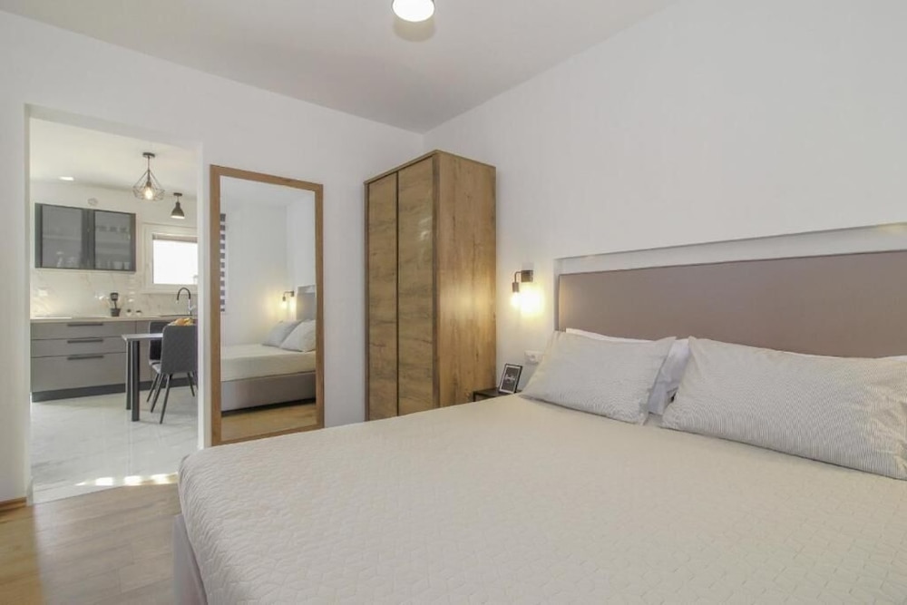 1 bedroom studio apartment Doris 1