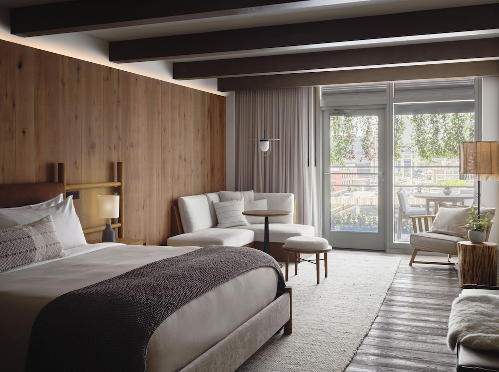 Studio Suite, 1 King Bed, Terrace - Photo 1