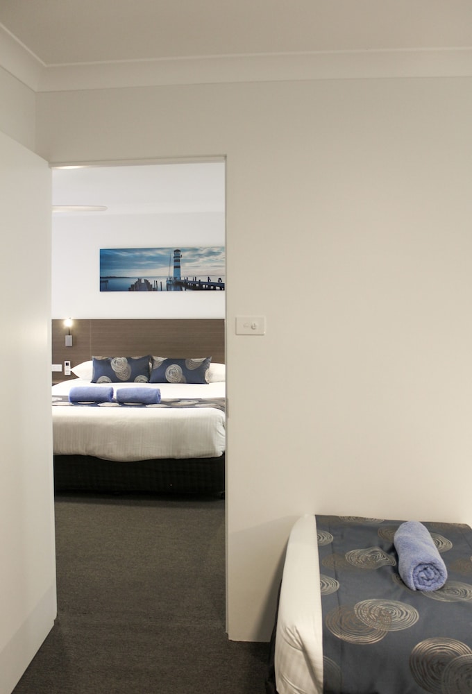 Room (2 Bedroom Family Unit) photo 1