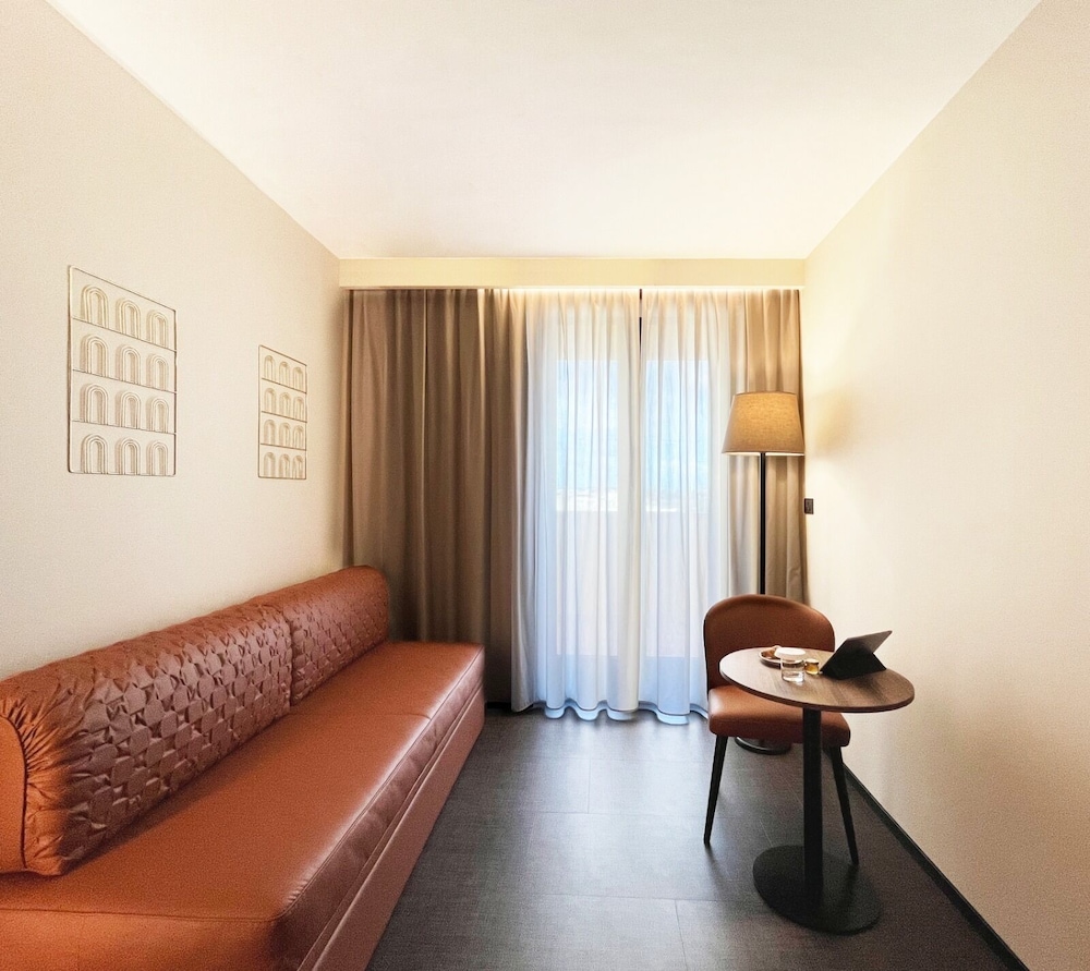 Exclusive Suite - Photo 6
